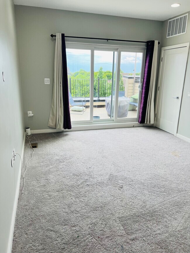 3rd floor loft - 22964 Cabral Ter