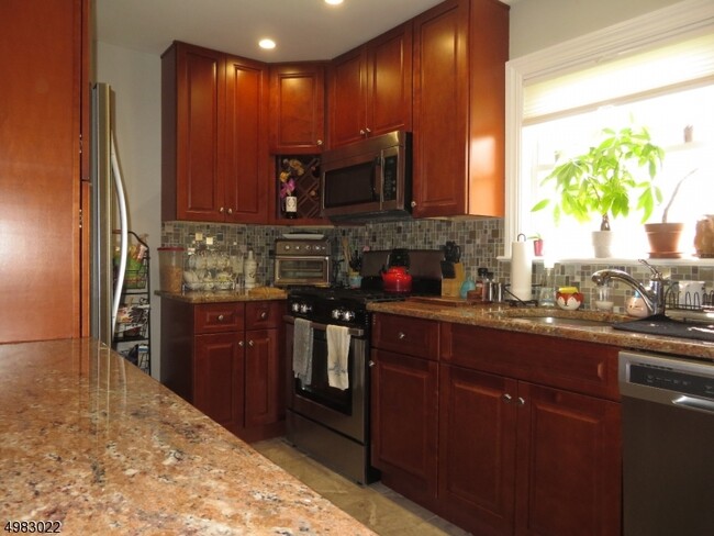 Building Photo - 43 Conforti Ave