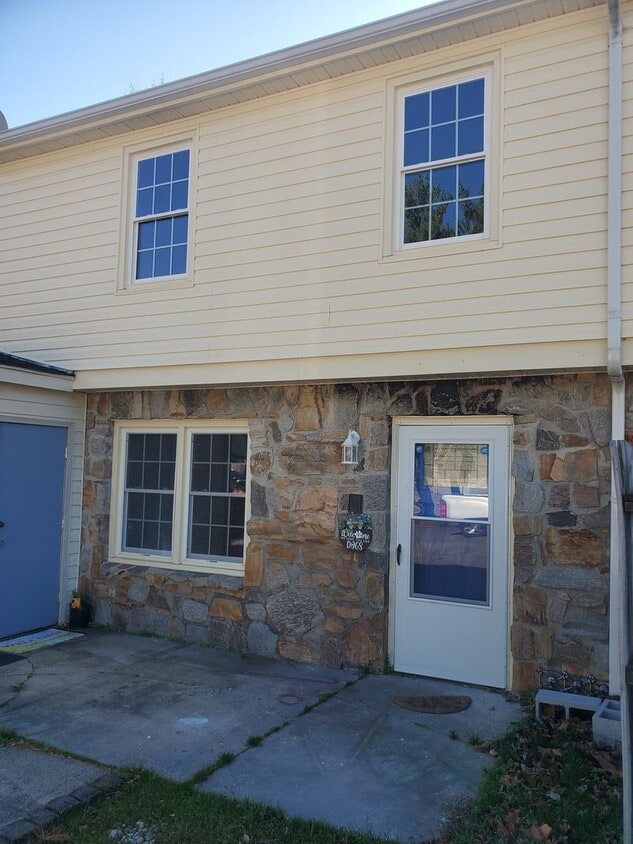 Building Photo - Call today to schedule your appointment