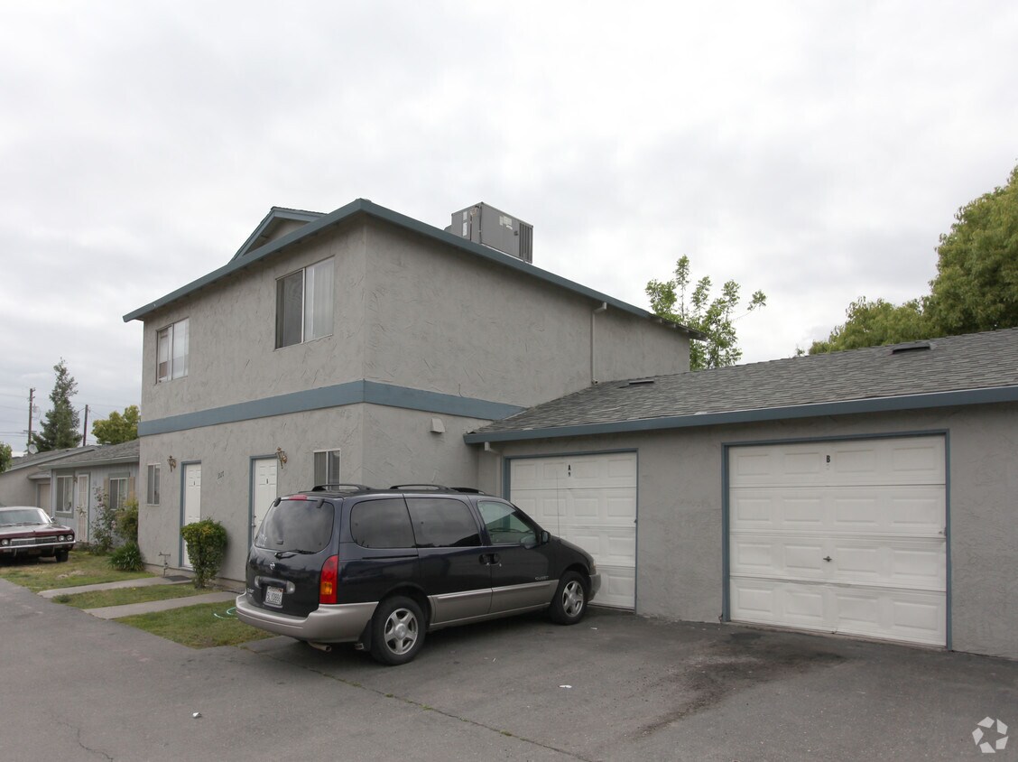 Primary Photo - 3527 Merced Ave