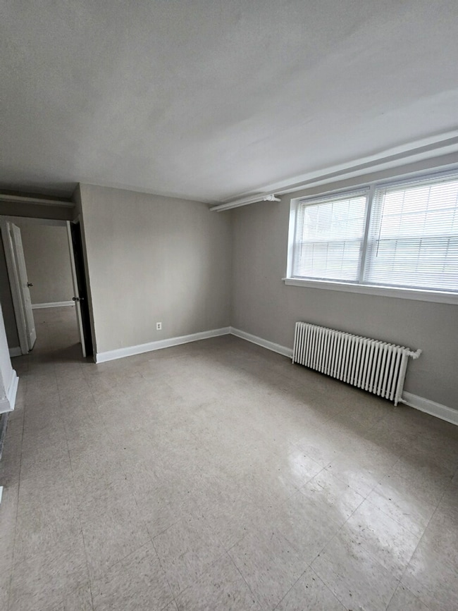 Photo - 3304.5 E Capitol St SE Apartment