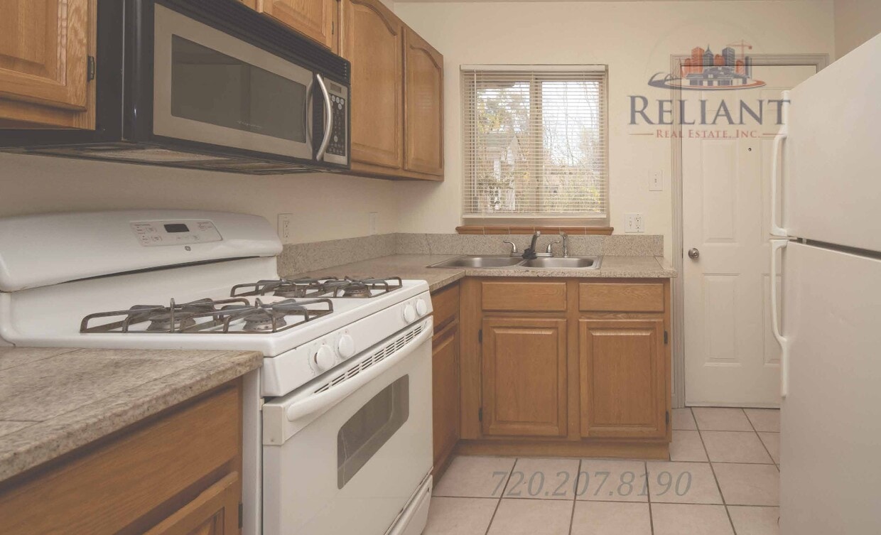 Kitchen - 1690 Teller St