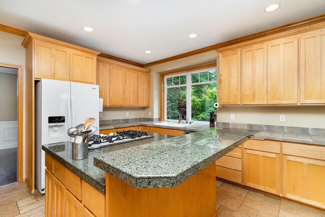 Foto del edificio - 4 Bed / 3 Ba Woodinville Home