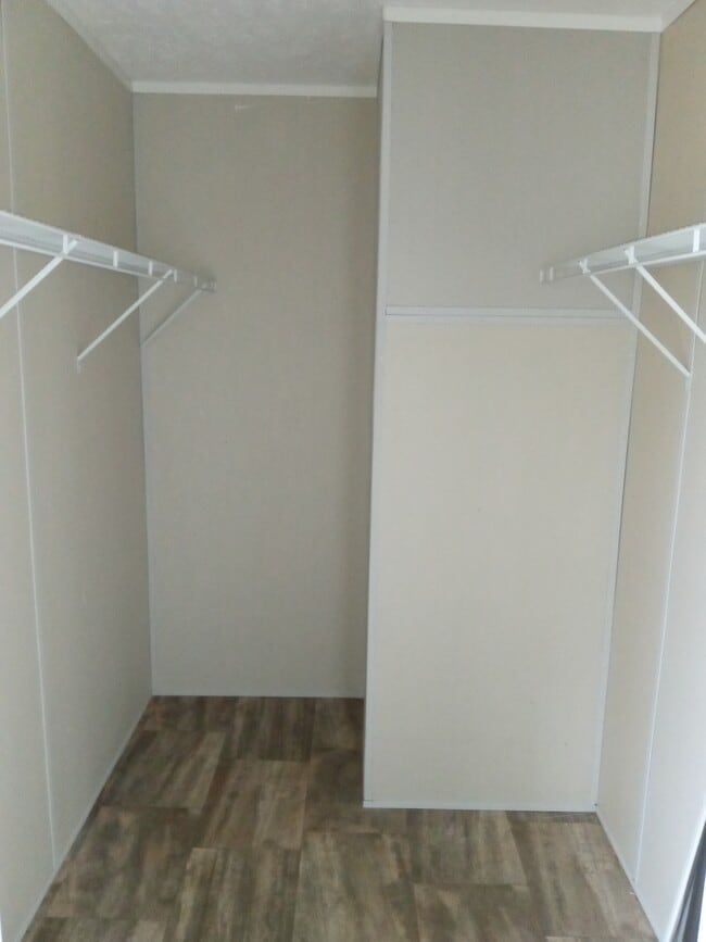 Foto del edificio - 30 Rising Sun Ln