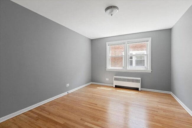 Foto del edificio - 1 bedroom in Chicago IL 60645