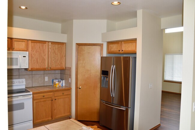 Foto del edificio - 4278 Morning Glory Rd. - Briargate - Two S...