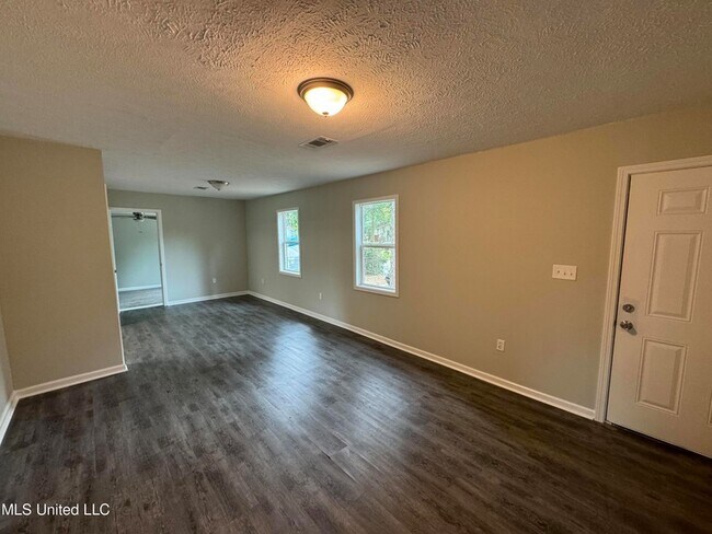 Foto del edificio - 742 Montclair Pl