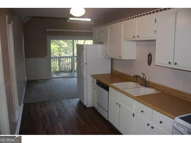 Foto del edificio - 3836 Clubhouse Dr