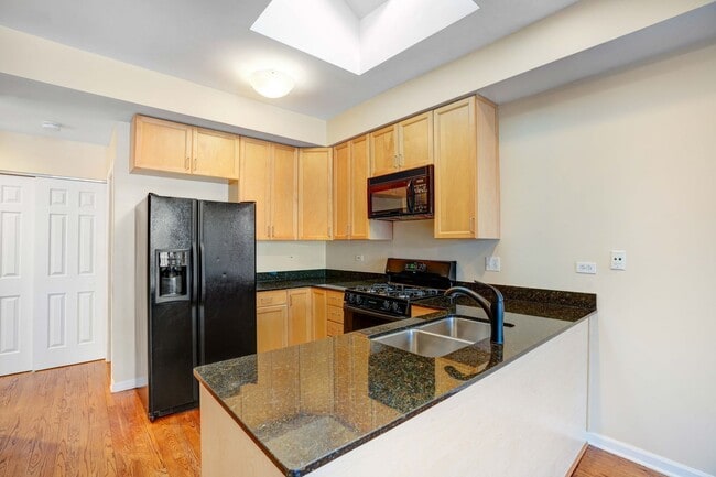 Foto del edificio - 2351 W Harrison St