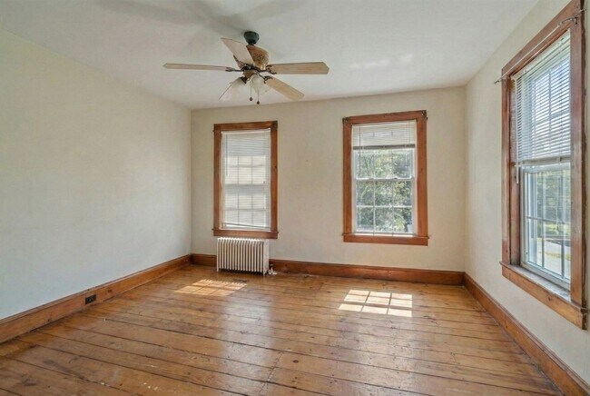 Foto del edificio - 30-32 Sherman St - Lakefront Living, Right in the Heart of Burlington