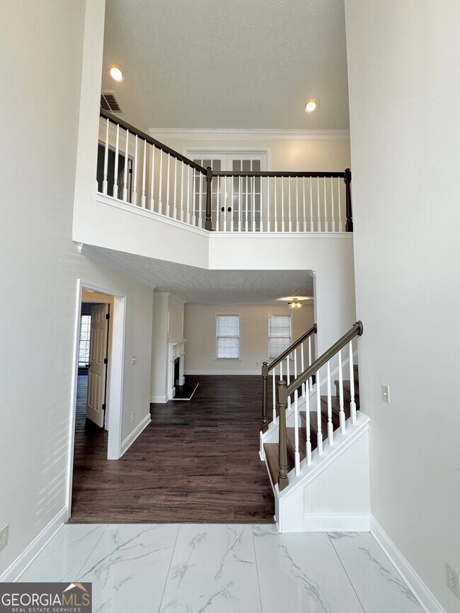 Foto del edificio - 6284 Southland Ridge