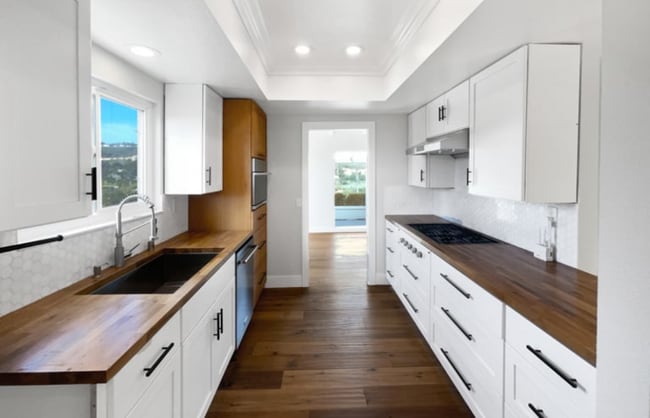 Building Photo - 30391 Benecia Ave