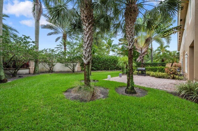 Building Photo - 4555 Cadiz Cir