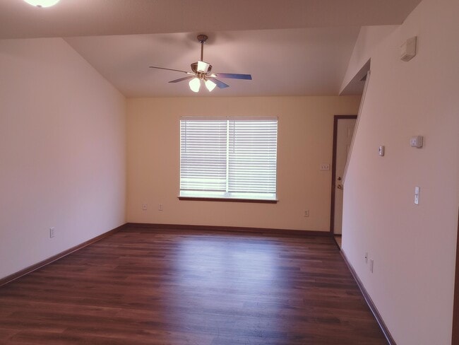 Foto del edificio - 5708 Canaveral Dr