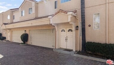 Building Photo - 5200 White Oak Ave