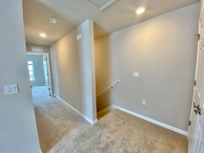 Building Photo - 15241 Wildflower Cir