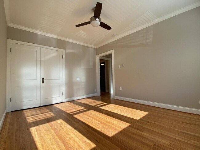 Foto del edificio - 2808 W 66th St, apt 1