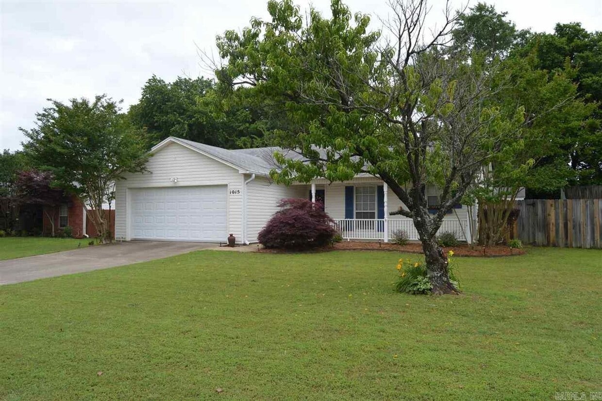 Building Photo - 1015 Allyson Ave