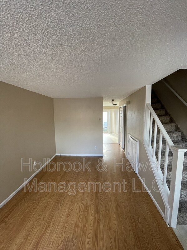 Building Photo - 4883 Basswood Dr