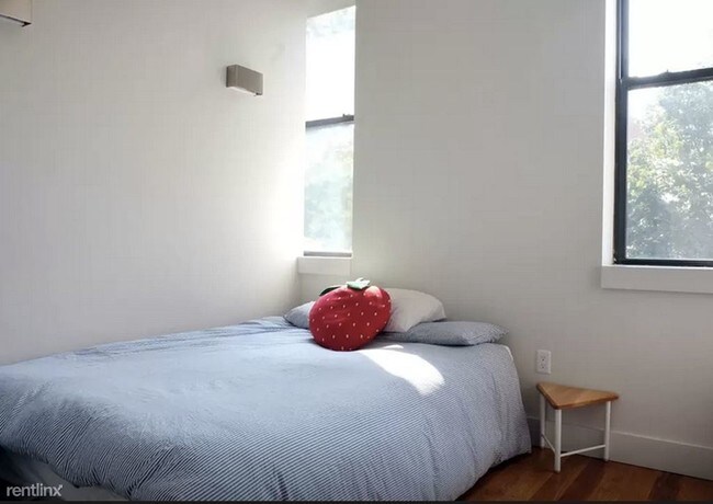 Building Photo - 2 br, 2 bath Apartment - 125 Eagle St