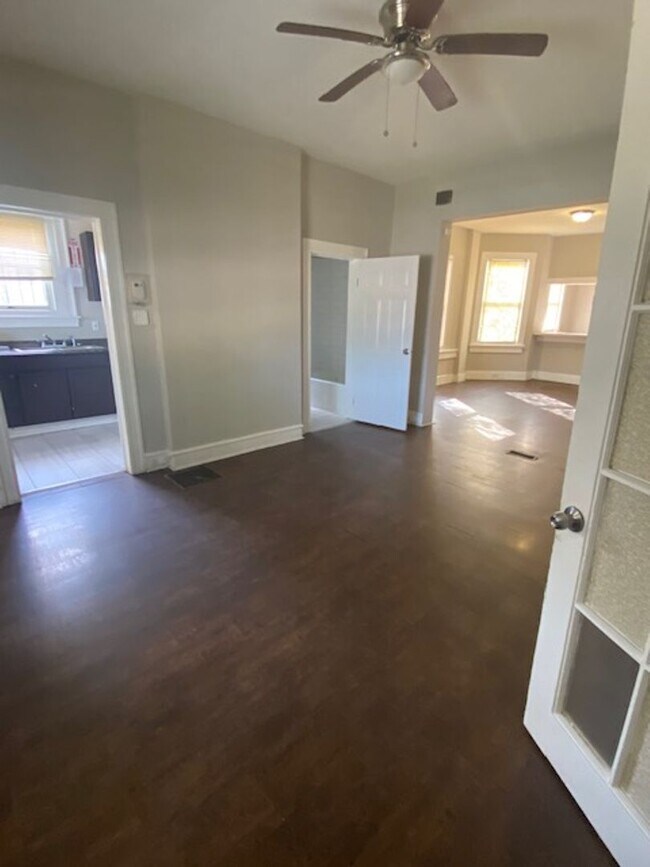 Building Photo - Spacious 9-Bedroom Home – Ideal for Transitional Housing | Central A/C | $4,000/Month