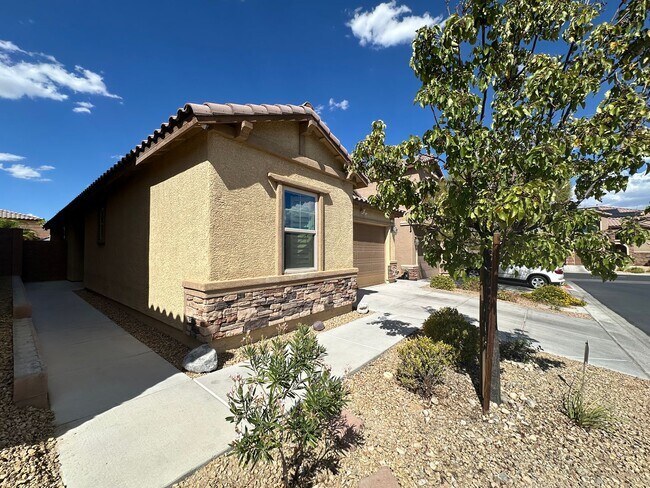 Foto del edificio - Lantern Gardens