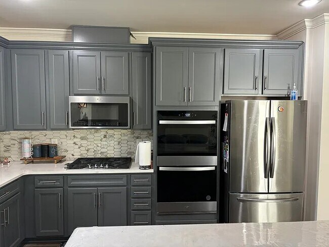 Building Photo - 709 Parthenia Ln