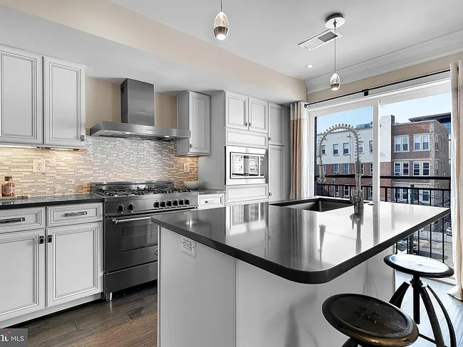 Building Photo - 1816 19th St NW