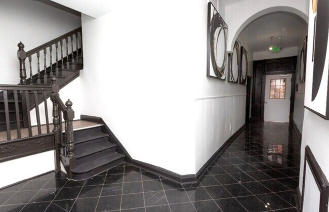 Foto del edificio - 1021 St Paul St