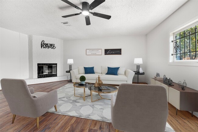 Building Photo - 10027 Valley Sun Dr