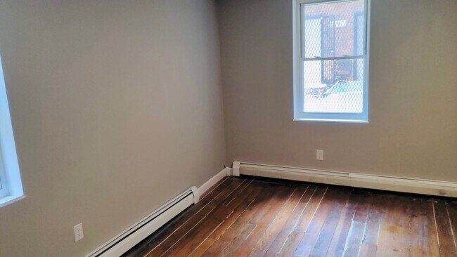 Building Photo - 54 E McMicken Ave