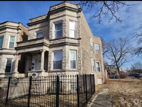 Building Photo - 5741 S Peoria St