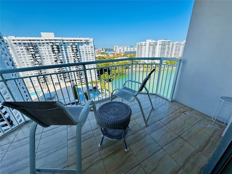 Primary Photo - 18071 Biscayne Blvd