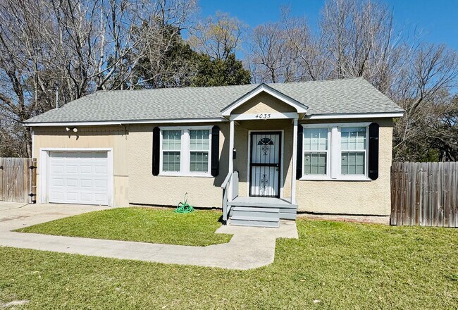 Foto del edificio - 4035 Clayton Dr