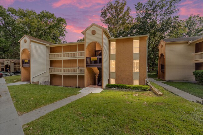 Foto del edificio - 1810 NW 23rd Blvd