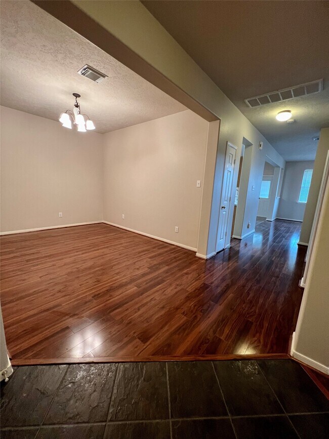 Foto del edificio - 7535 Park Bend Ln