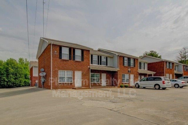 299 Raleigh Dr Unit A4, Clarksville, TN 37043 Condo for Rent in Clarksville, TN