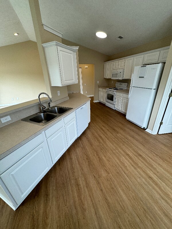 Building Photo - 4512 E Walkerton Rd