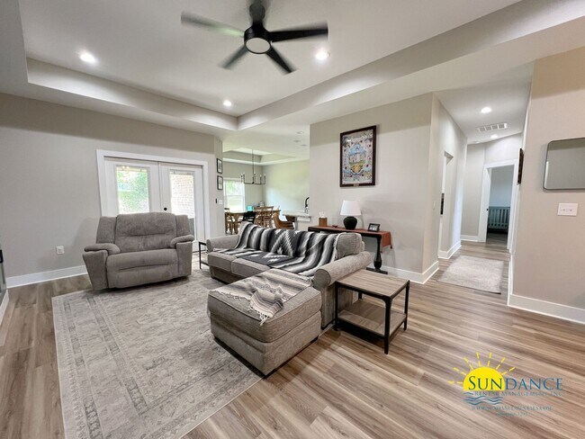 Foto del edificio - Spacious 4BR Home with Modern Finishes in Mossy Oaks Plantation!