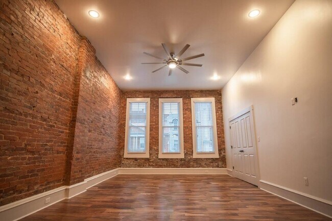 Foto del edificio - Downtown Luxury Loft Apartment