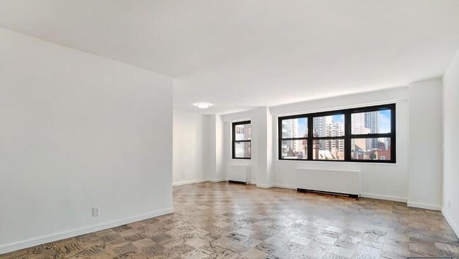 Foto del edificio - 401 E 88th St