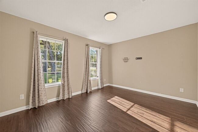 Foto del edificio - 101 Royal Ct