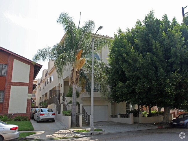 Primary Photo - 1258 Barry Ave