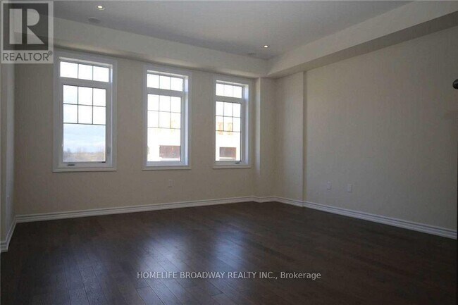 Building Photo - 44 Mannar Dr