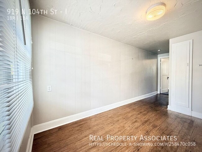 Photo - 919 N 104th St-I Apartment