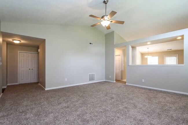 Building Photo - 3026 Crestwell Dr