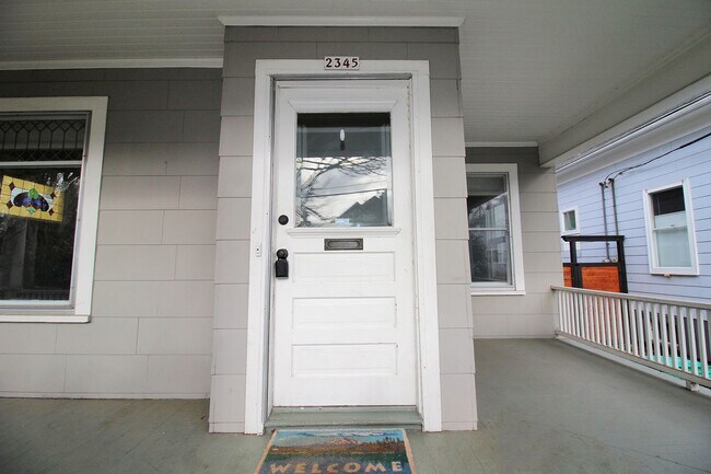 Foto del edificio - Classic SE PDX Charm in Fab SE Belmont/Haw...