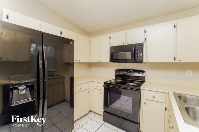 Building Photo - 3753 Willow Wisp Dr N