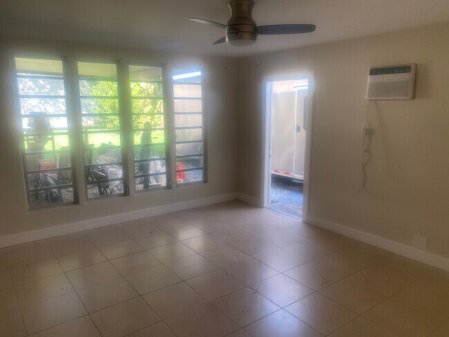 Foto del edificio - 9021 SW 49th St