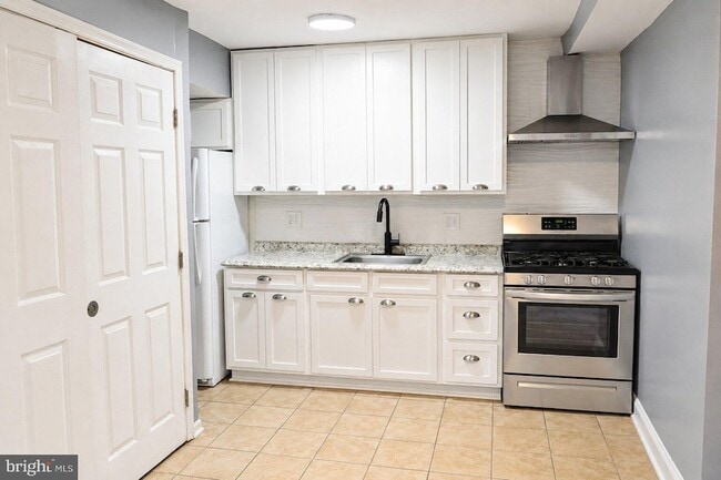 Building Photo - 63 Galveston Pl SW